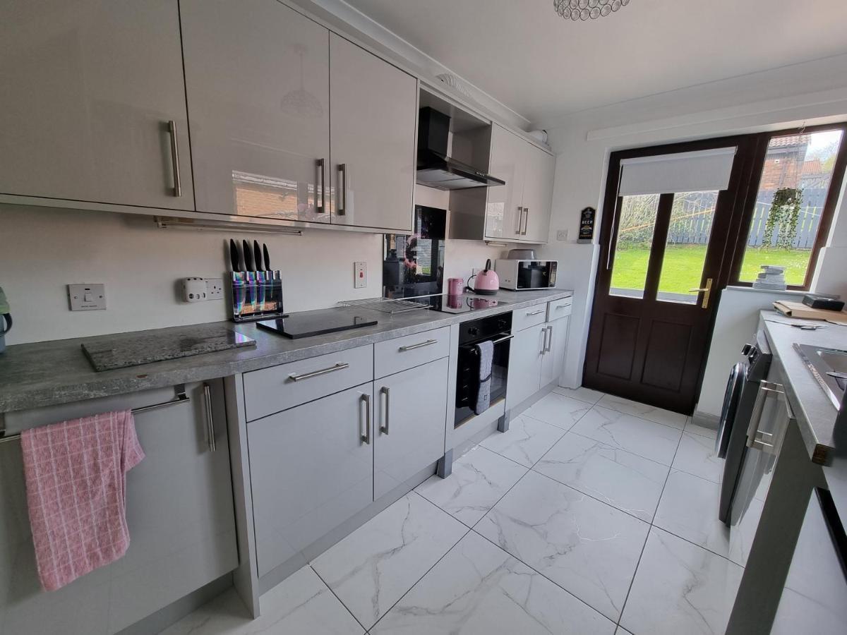 Private Room City Skyline And Mountain Views Close Too Belfast Centre And Airports Free Parking Dış mekan fotoğraf